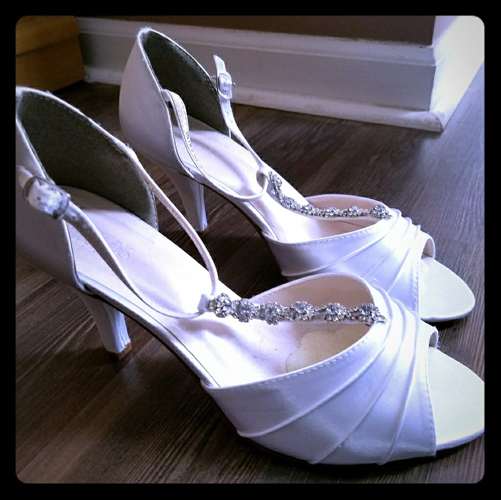 Dress shoes
